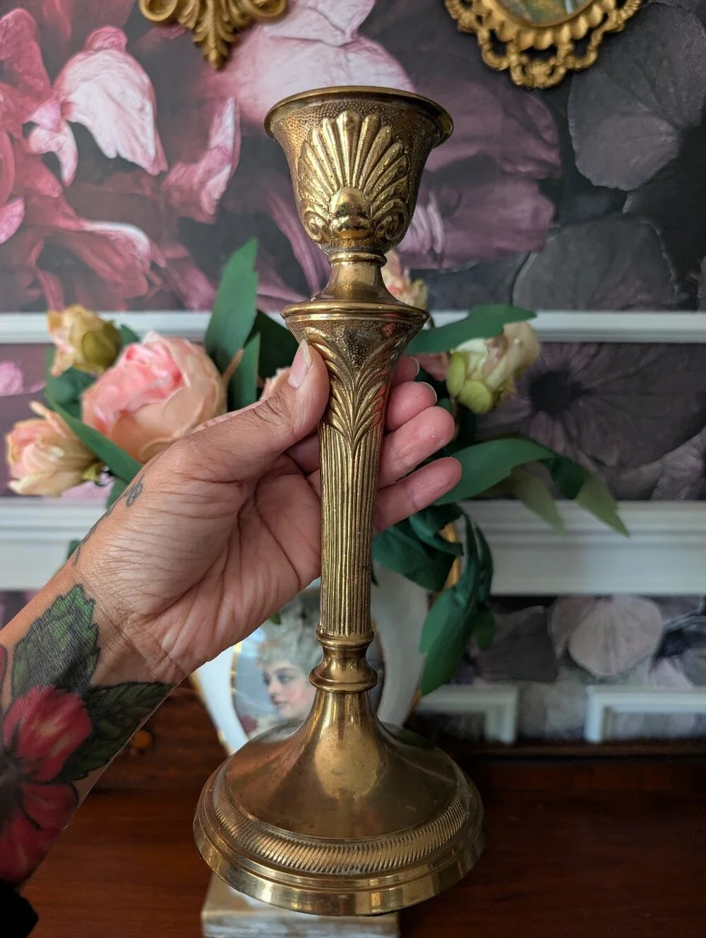 Vintage solid brass Hollywood Regency design candle holder w/ prism addition 10